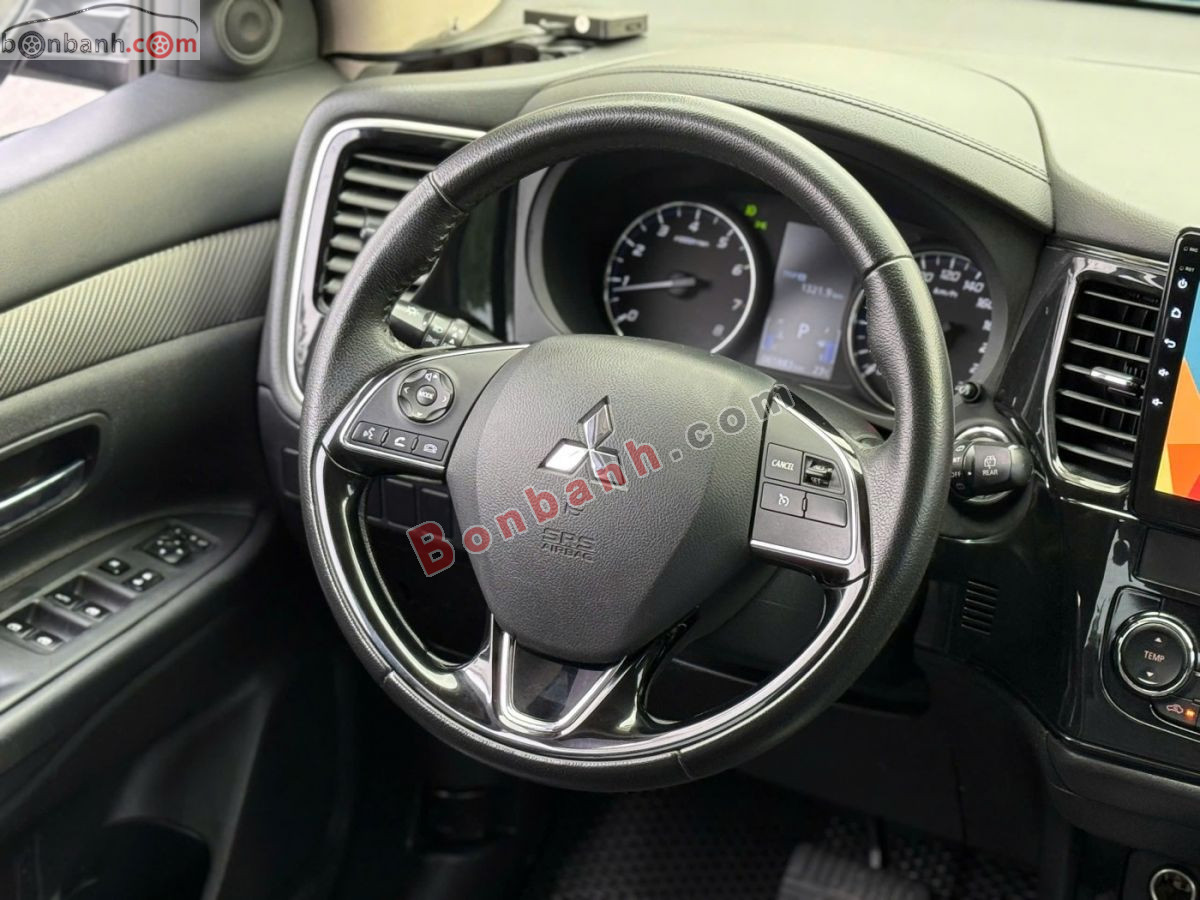 Bán ô tô Mitsubishi Outlander 2.0 CVT - 2018 - xe cũ