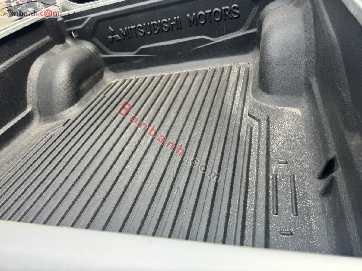 Bán ô tô Mitsubishi Triton 4x2 AT - 2018 - xe cũ