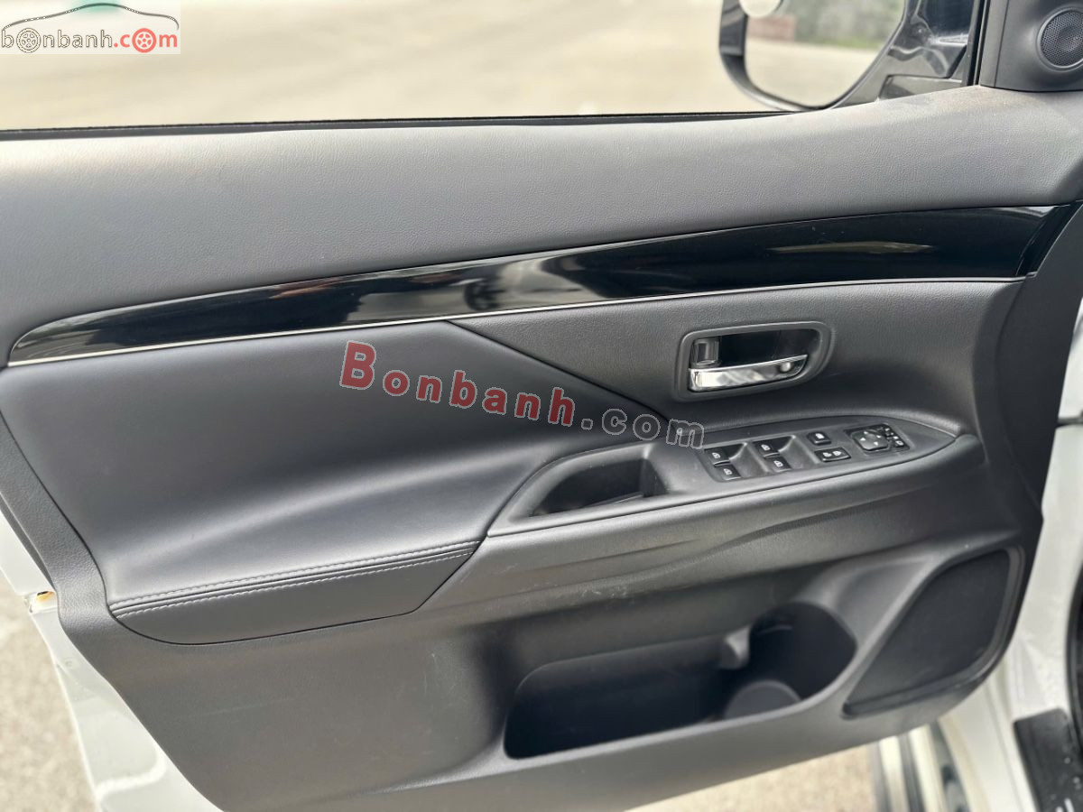 Bán ô tô Mitsubishi Outlander 2.0 CVT - 2023 - xe cũ