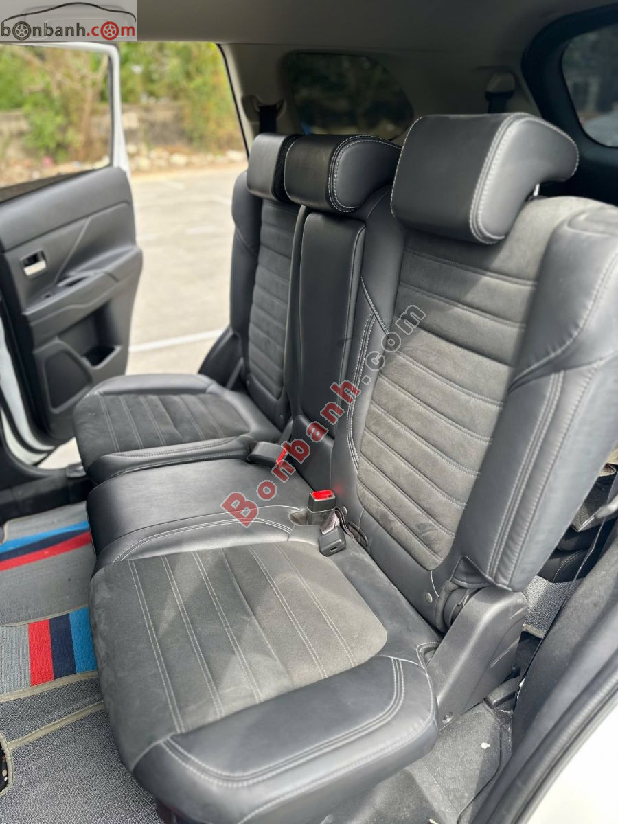 Bán ô tô Mitsubishi Outlander 2.0 CVT - 2023 - xe cũ