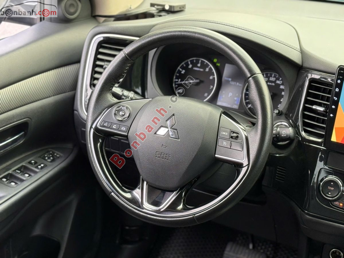 Bán ô tô Mitsubishi Outlander 2.0 CVT - 2019 - xe cũ