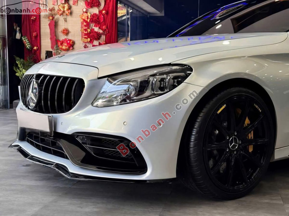 Bán ô tô Mercedes Benz C class C300 AMG - 2019 - xe cũ
