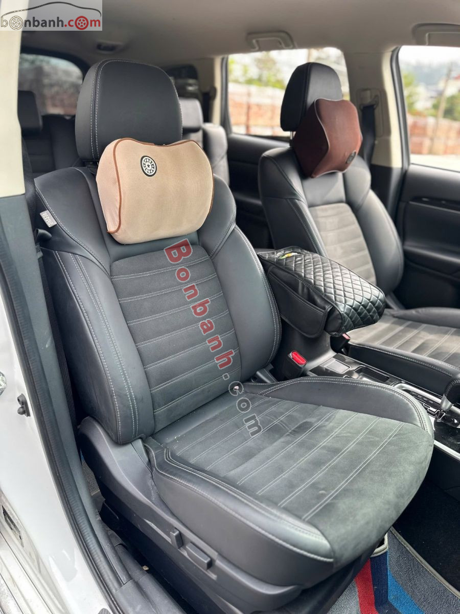 Bán ô tô Mitsubishi Outlander 2.0 CVT - 2023 - xe cũ