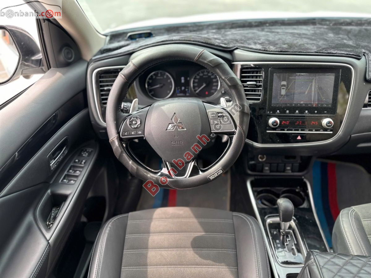 Bán ô tô Mitsubishi Outlander 2.0 CVT - 2023 - xe cũ