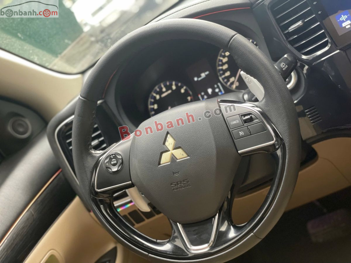 Bán ô tô Mitsubishi Outlander 2.0 CVT - 2016 - xe cũ