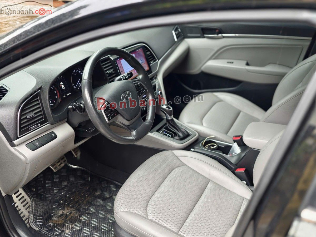 Bán ô tô Hyundai Elantra 2.0 AT - 2018 - xe cũ