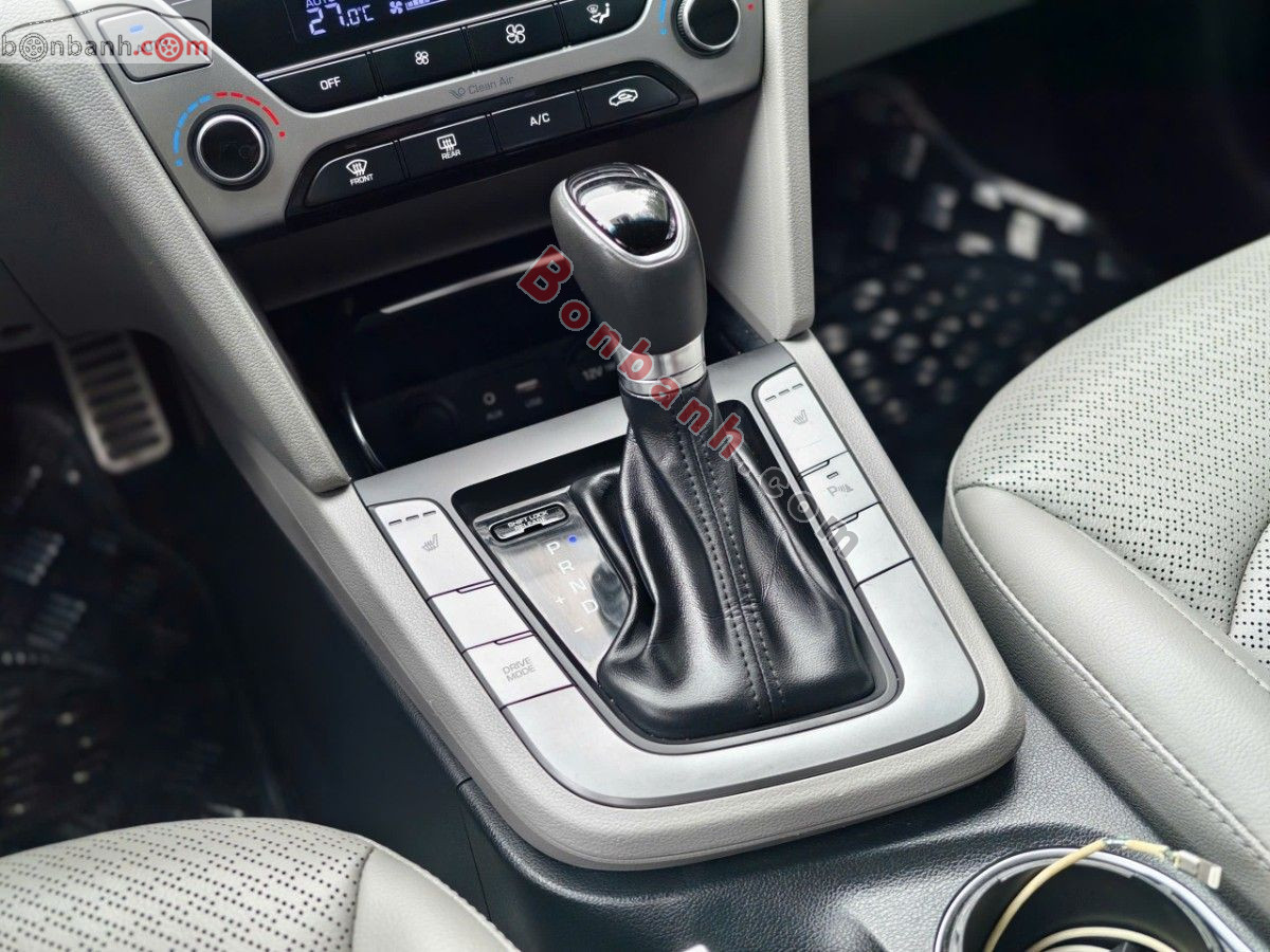 Bán ô tô Hyundai Elantra 2.0 AT - 2018 - xe cũ