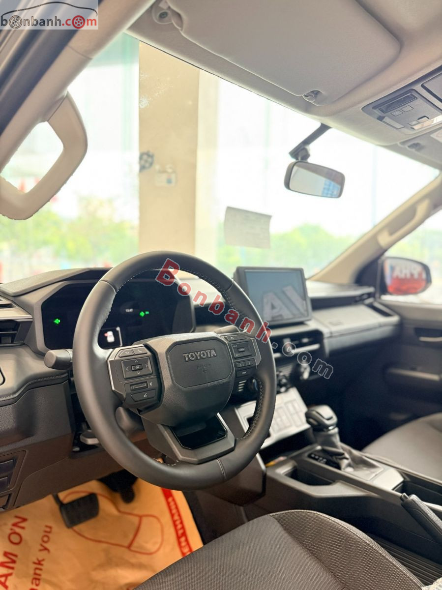 Bán ô tô Toyota Hilux Pro 2.8L 4x2 AT - 2026 - xe mới