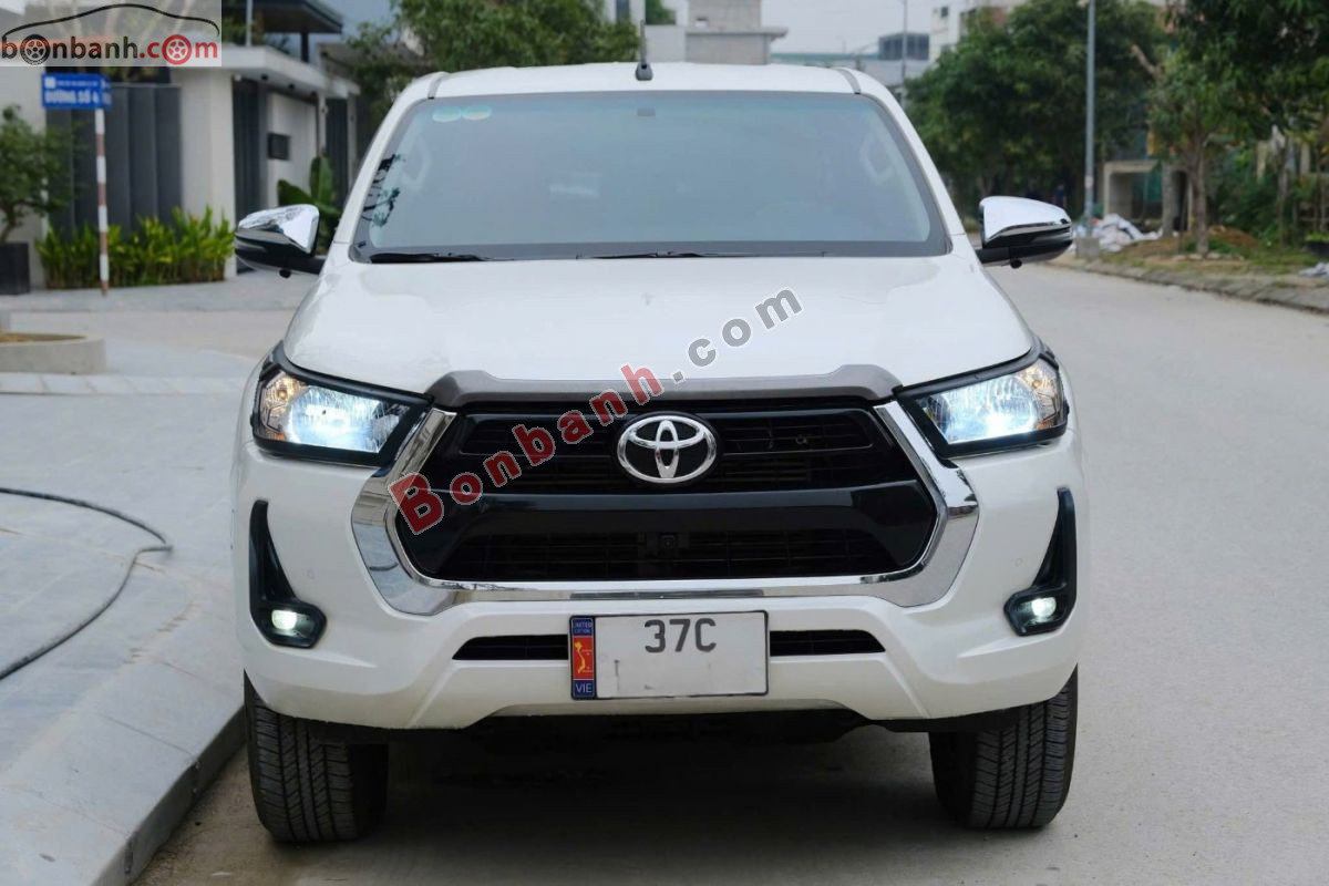 Bán ô tô Toyota Hilux 2.4L 4x2 AT - 2021 - xe cũ