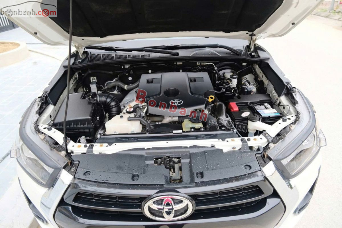 Bán ô tô Toyota Hilux 2.4L 4x2 AT - 2021 - xe cũ