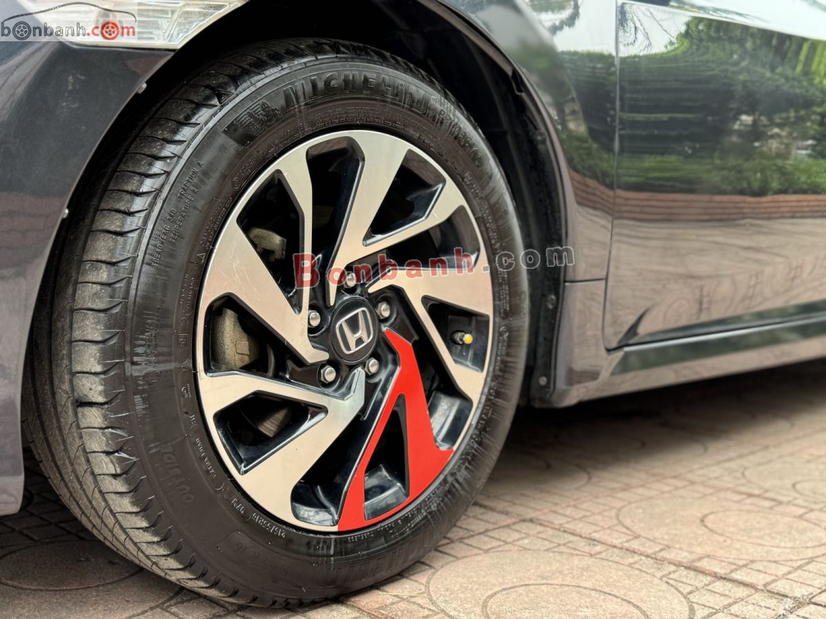 Bán ô tô Honda Civic 1.8 E - 2018 - xe cũ