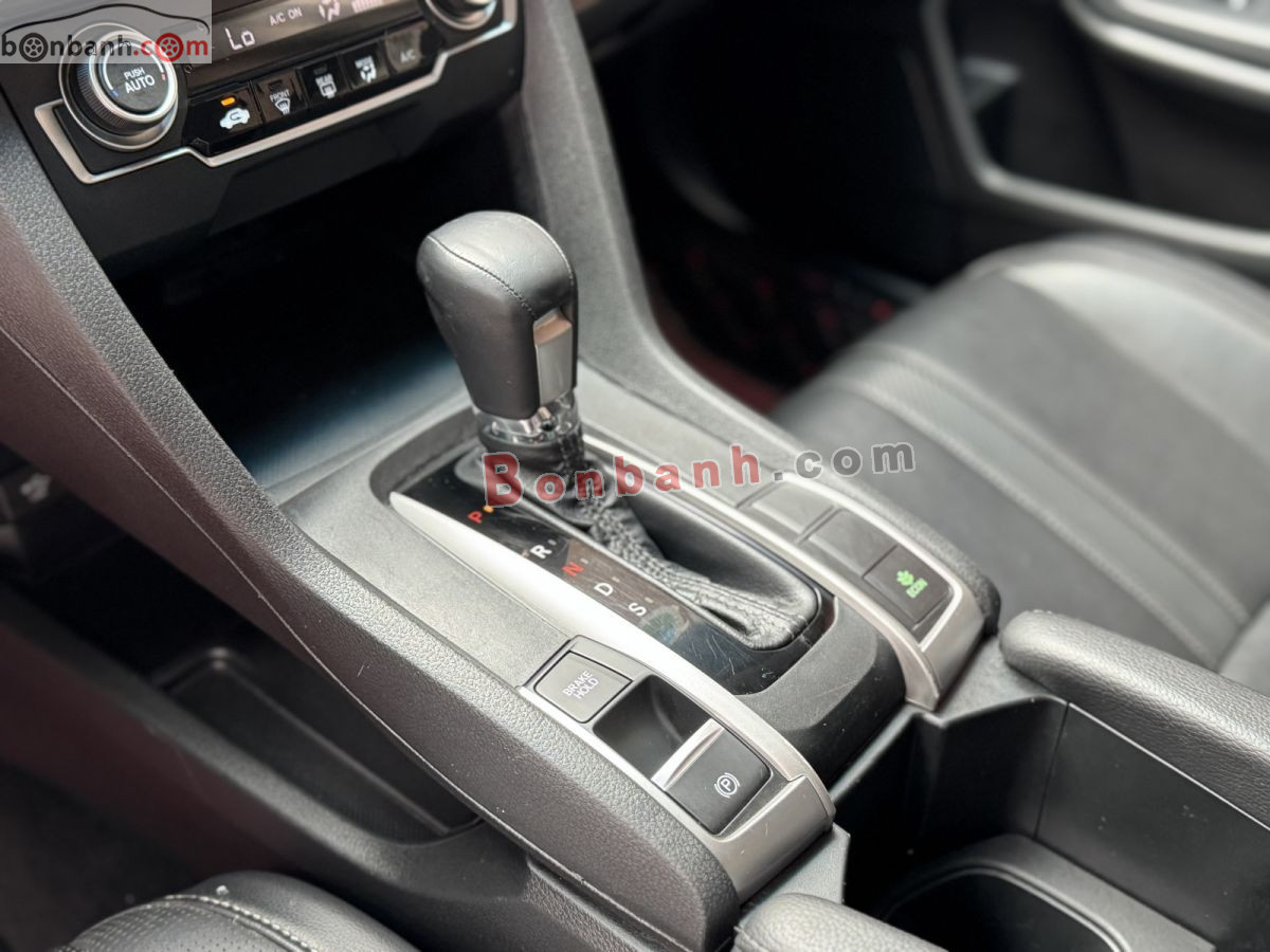 Bán ô tô Honda Civic 1.8 E - 2018 - xe cũ