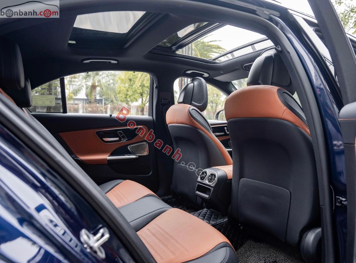 Bán ô tô Mercedes Benz C class C300 AMG - 2022 - xe cũ