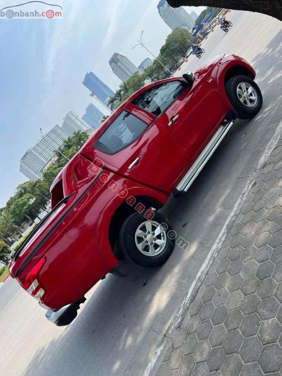 Bán ô tô Mitsubishi Triton 4x2 AT - 2017 - xe cũ