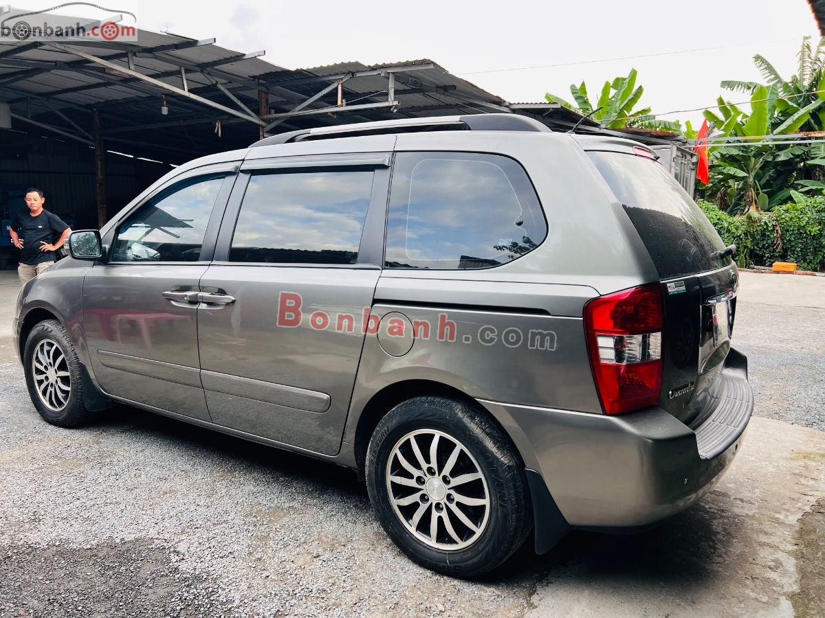 Bán ô tô Kia Carnival 2.7 MT - 2010 - xe cũ