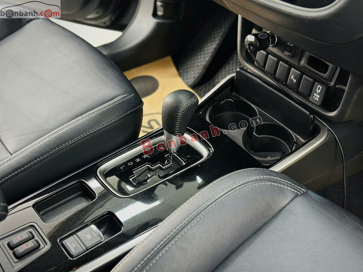 Bán ô tô Mitsubishi Outlander 2.0 CVT Premium - 2020 - xe cũ