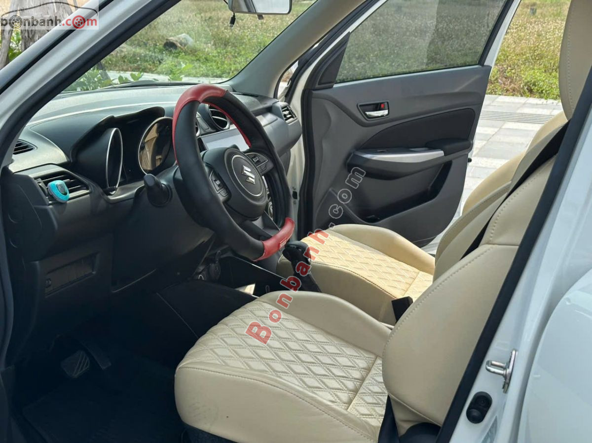 Bán ô tô Suzuki Swift GLX 1.2 AT - 2023 - xe cũ