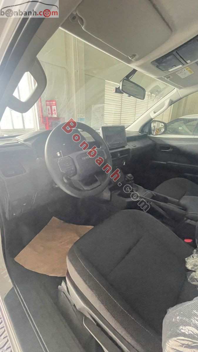 Bán ô tô Toyota Hilux Pro 2.8L 4x2 AT - 2026 - xe mới