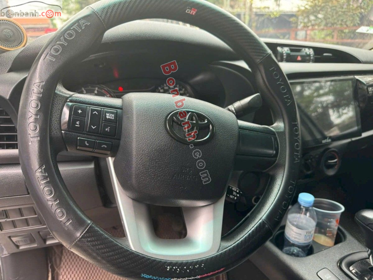 Bán ô tô Toyota Hilux 2.4E 4x2 AT - 2018 - xe cũ