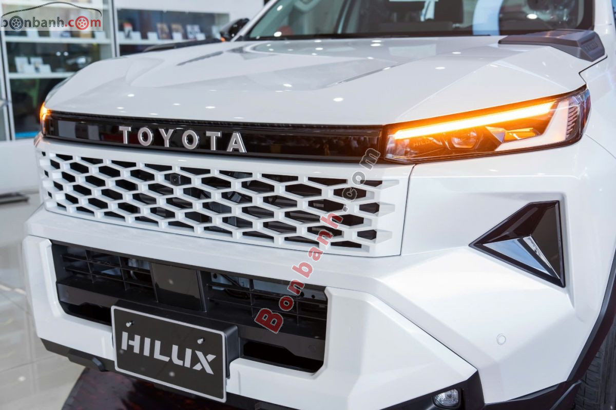 Bán ô tô Toyota Hilux Trailhunter 2.8L 4x4 AT - 2026 - xe mới