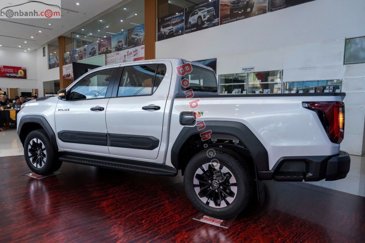 Bán ô tô Toyota Hilux Trailhunter 2.8L 4x4 AT - 2026 - xe mới