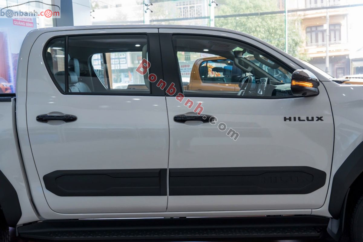 Bán ô tô Toyota Hilux Trailhunter 2.8L 4x4 AT - 2026 - xe mới