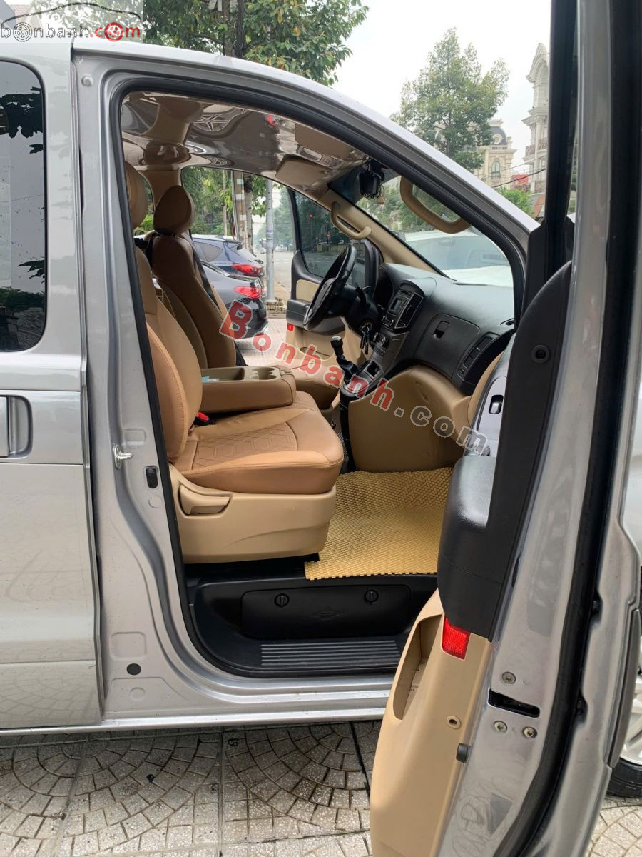 Bán ô tô Hyundai Starex MT 2.5 - 2017 - xe cũ