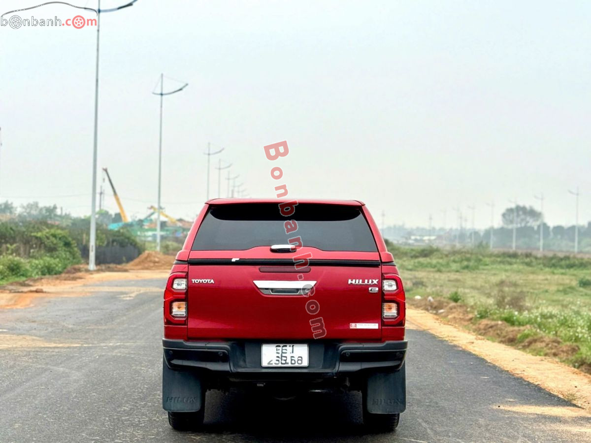 Bán ô tô Toyota Hilux 2.4L 4x2 AT - 2024 - xe cũ