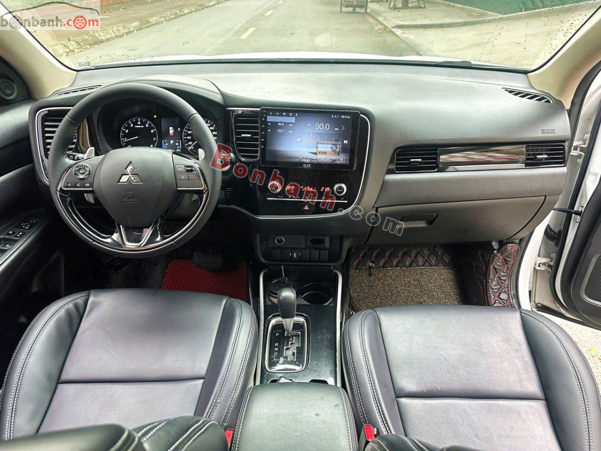 Bán ô tô Mitsubishi Outlander 2.0 CVT - 2020 - xe cũ