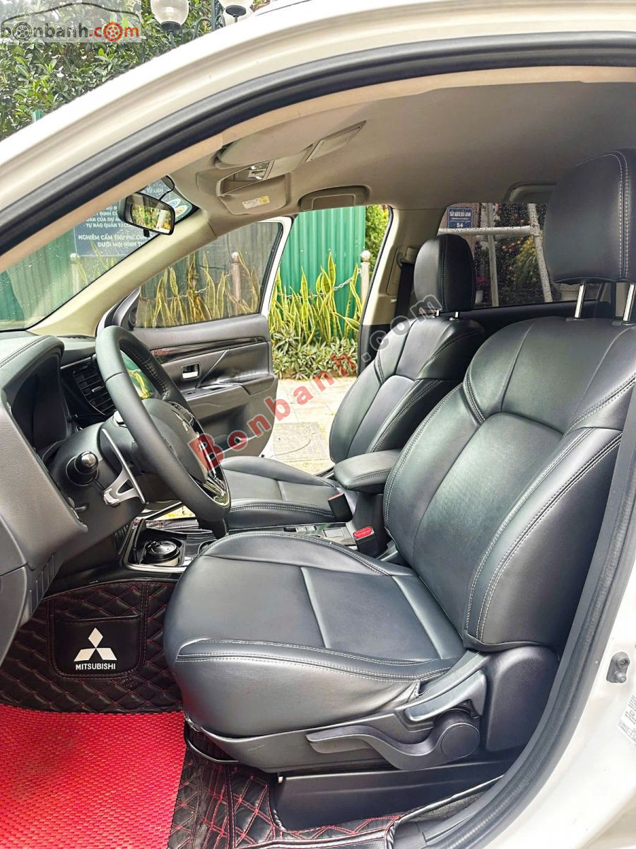 Bán ô tô Mitsubishi Outlander 2.0 CVT - 2020 - xe cũ