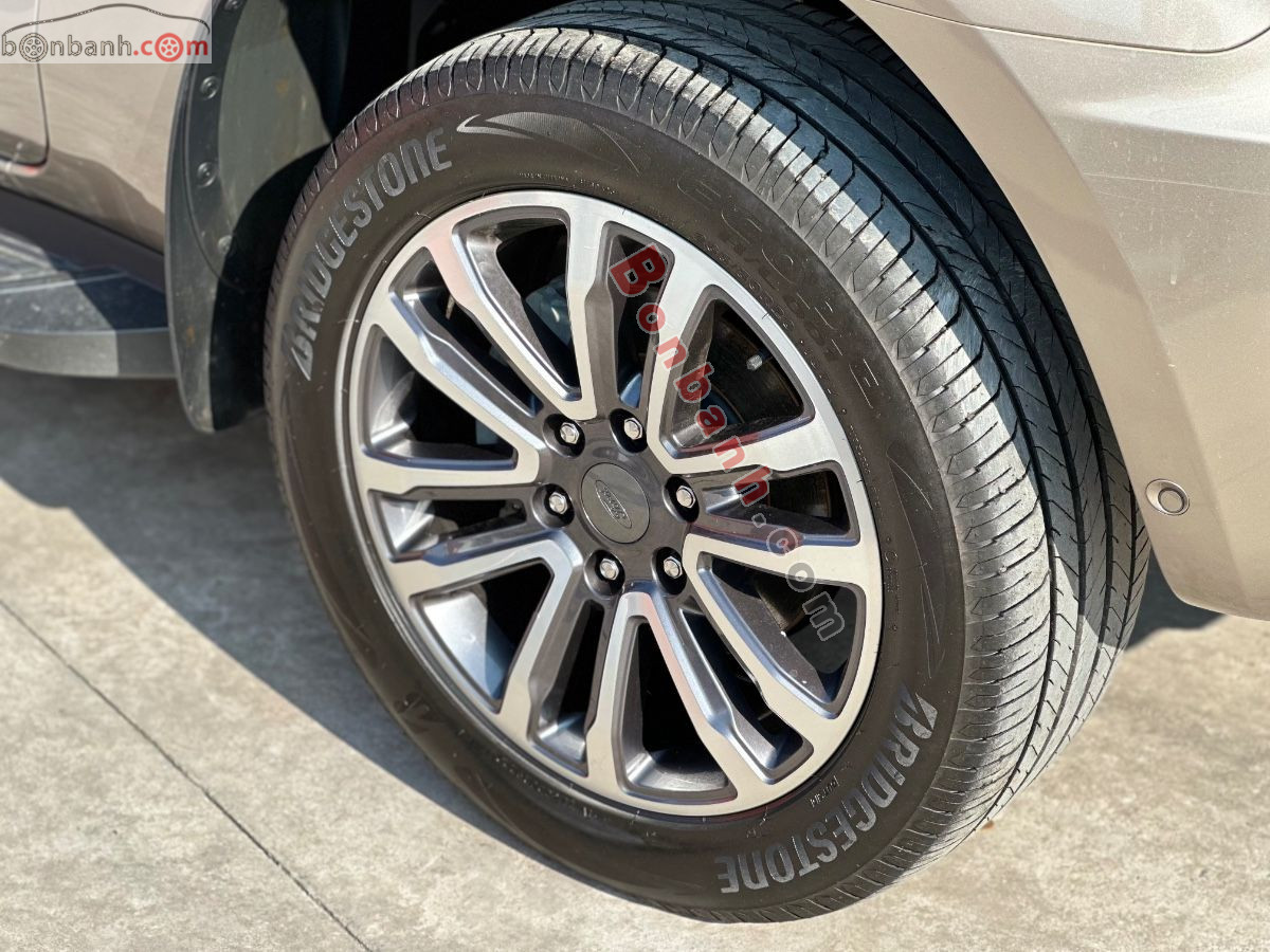 Bán ô tô Ford Everest Titanium 2.0L 4x4 AT - 2019 - xe cũ