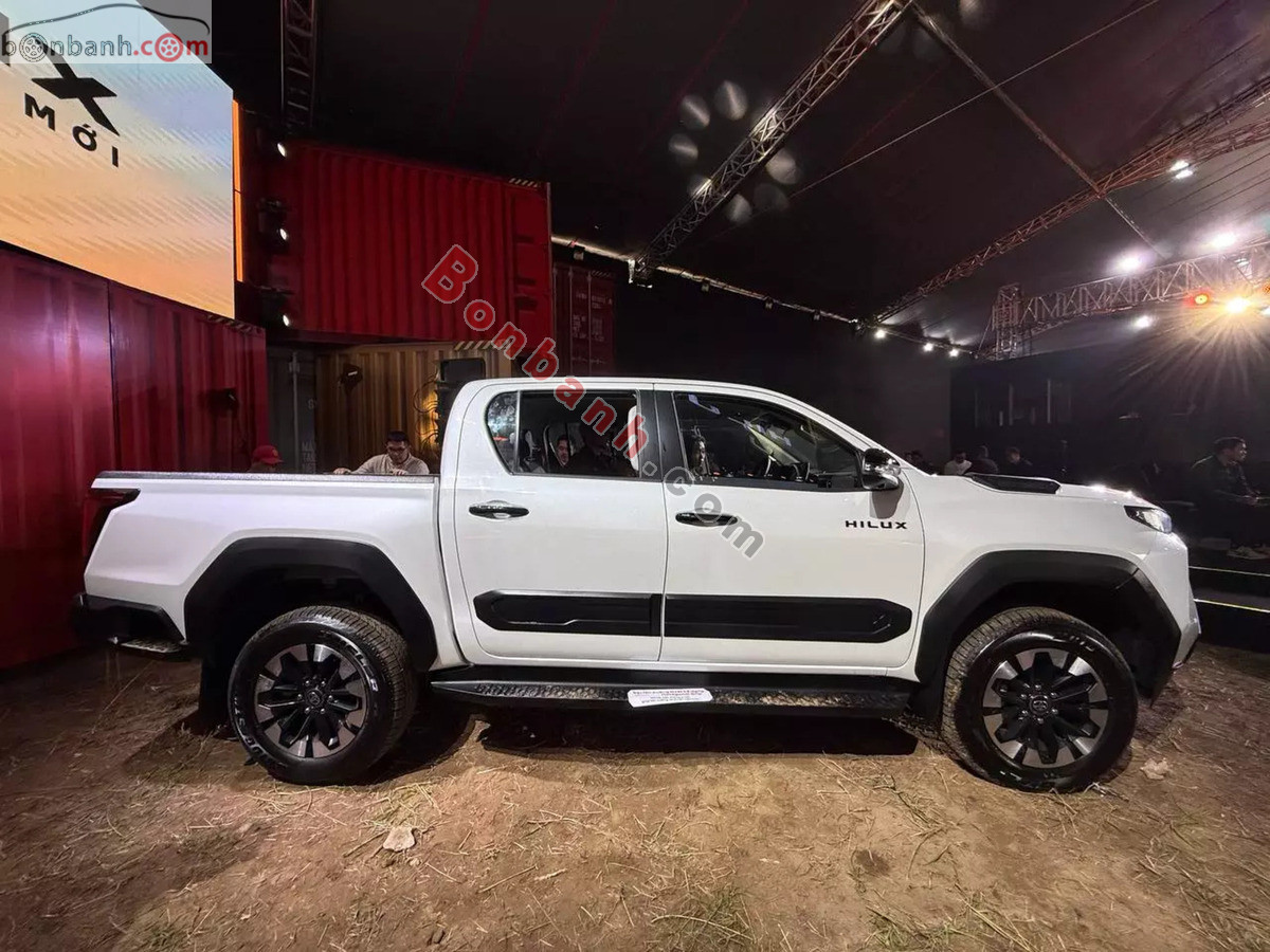 Bán ô tô Toyota Hilux Trailhunter 2.8L 4x4 AT - 2026 - xe mới