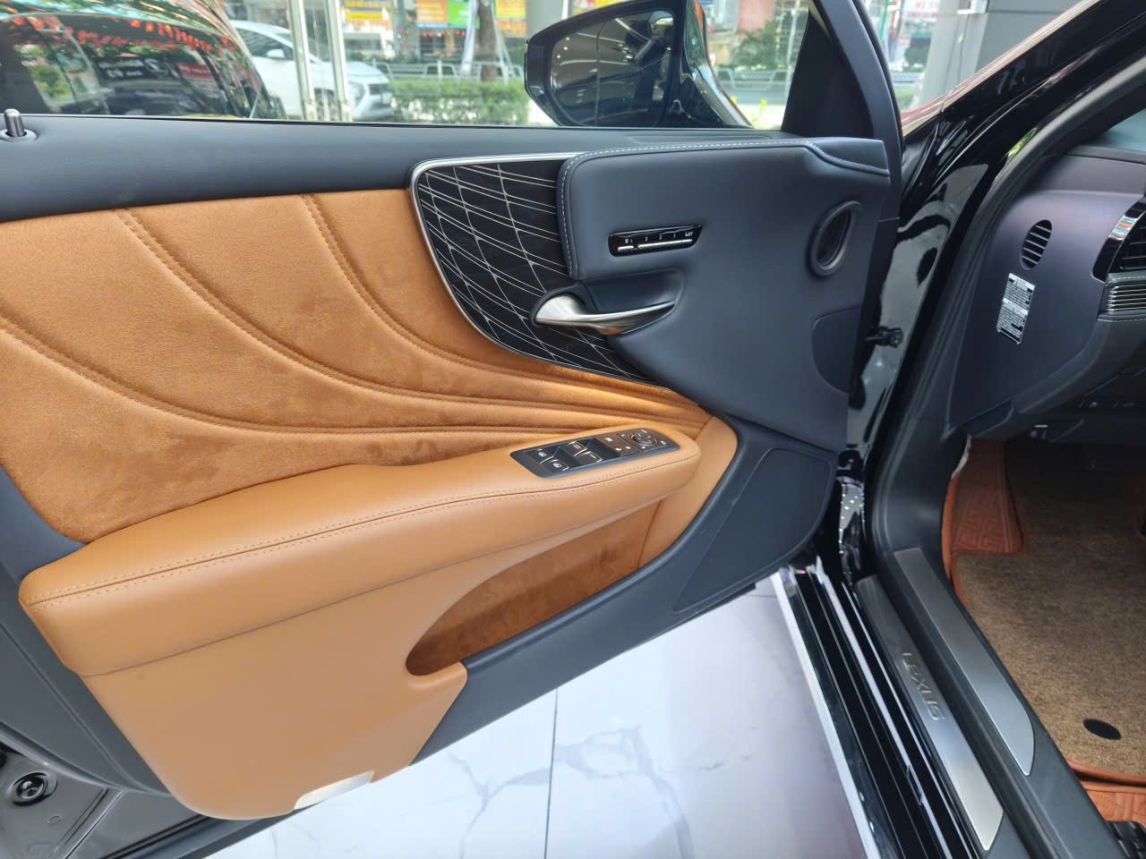 Lexus LS500H Mới 99.9999% Sản Xuất Năm 2025