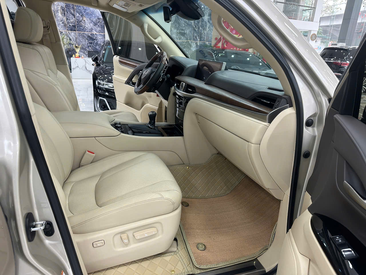 Lexus LX570 Xuất Mỹ Xe Sản Xuất Năm 2019