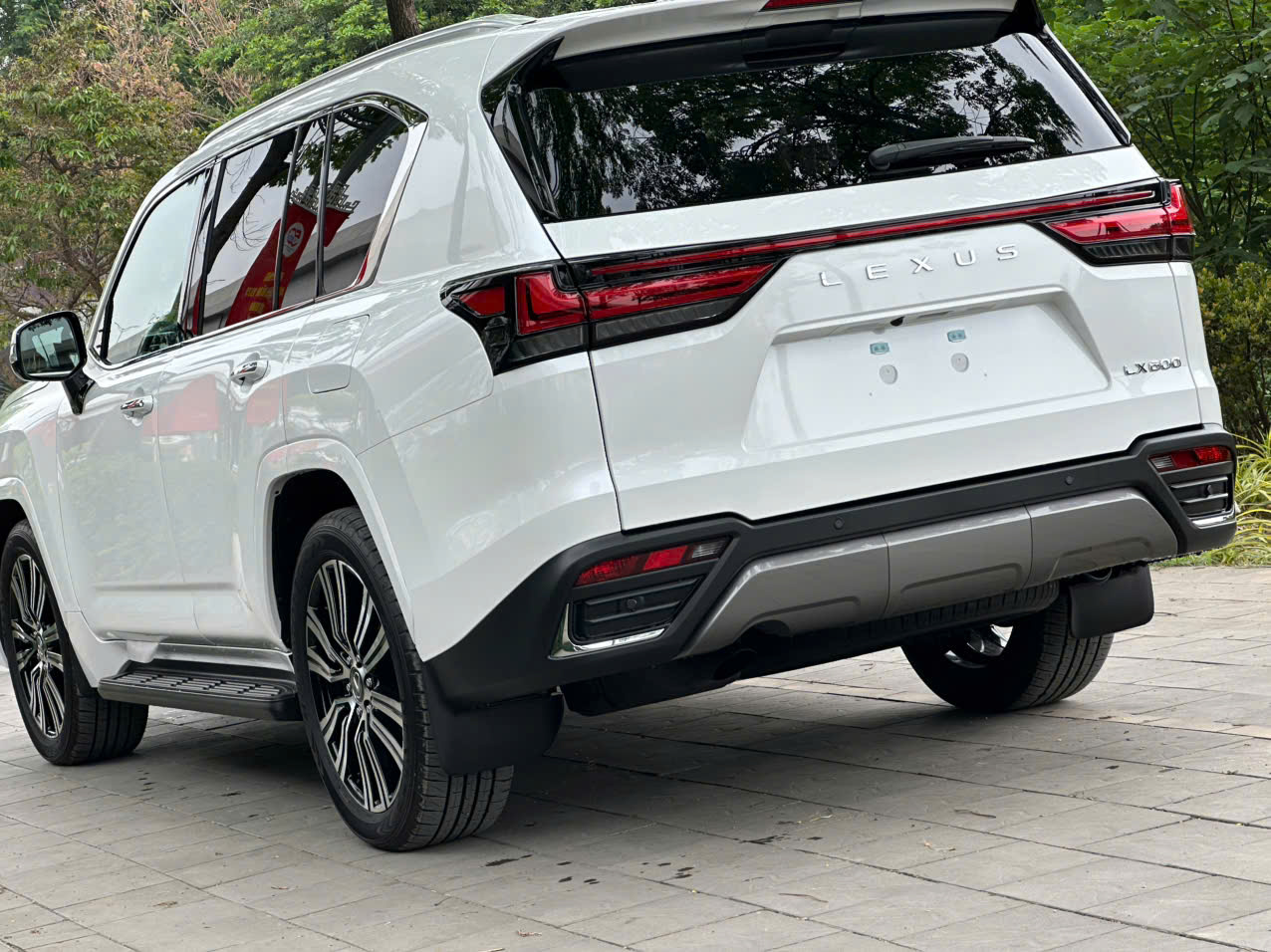 Bán xe Lexus LX 600 VIP mới 100% Model  2026, màu trắng, nhập khẩu