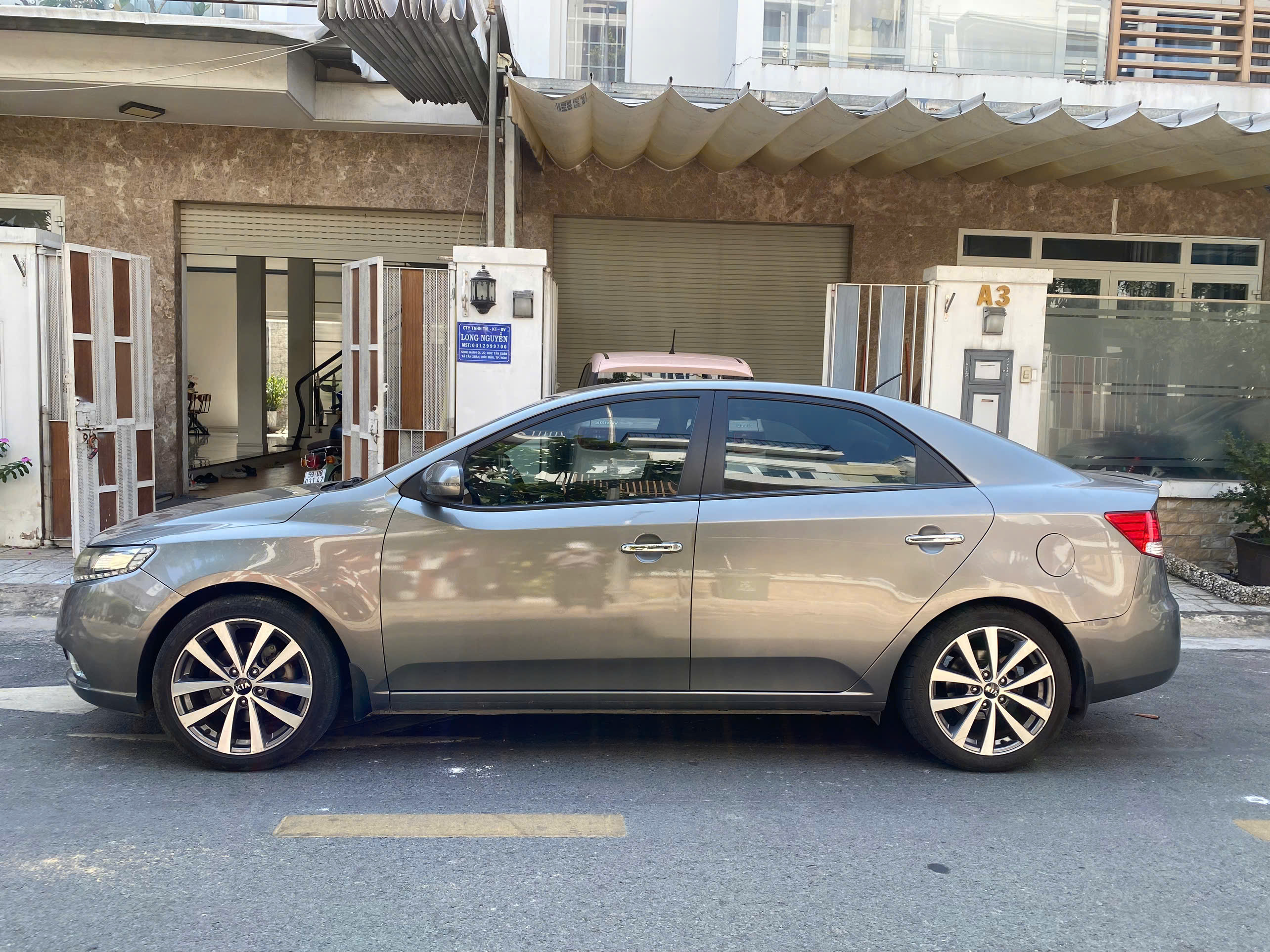 Xe 5 chổ ngồi hạng C, số tự động Kia Forte S 2013