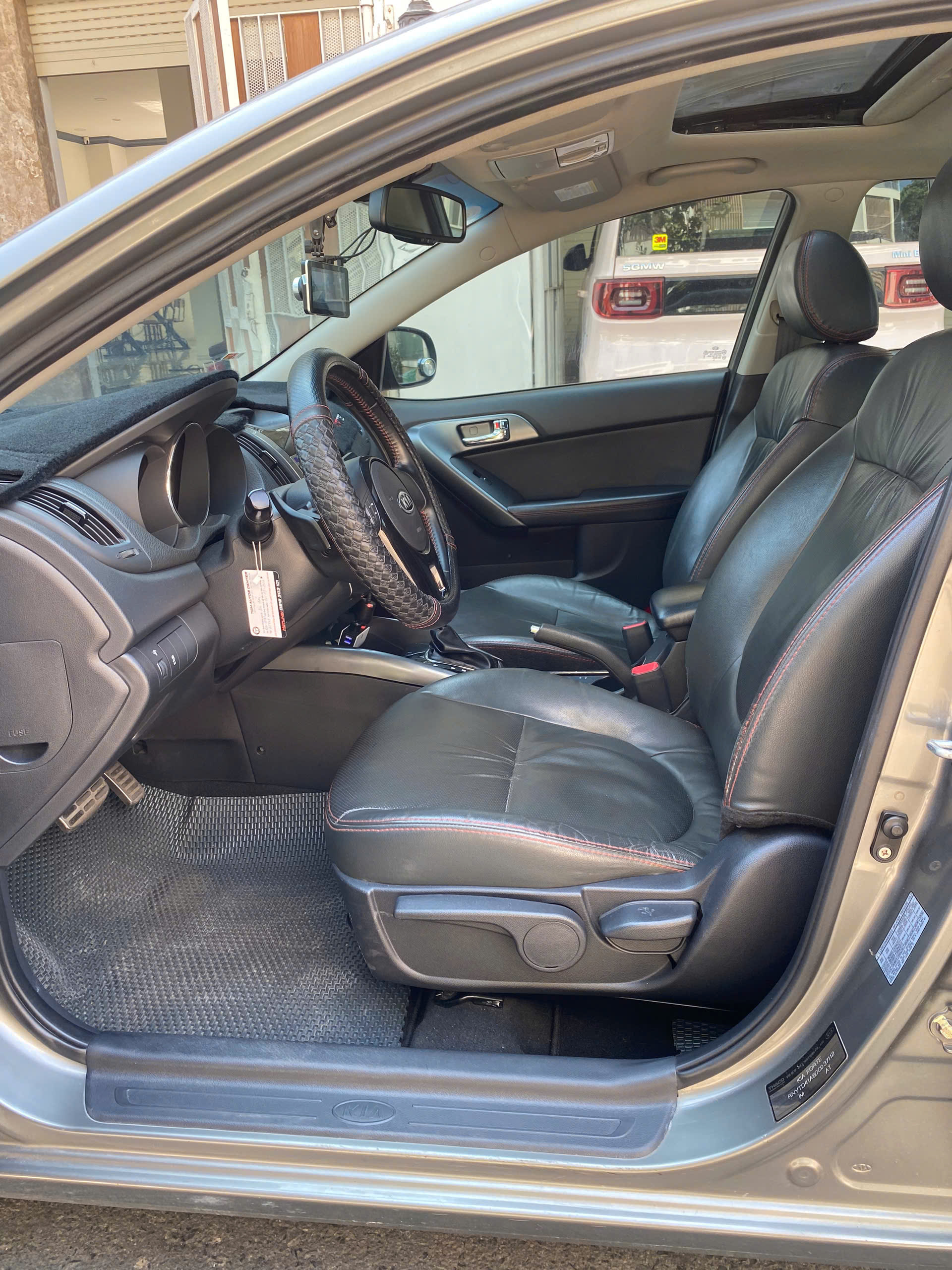 Xe 5 chổ ngồi hạng C, số tự động Kia Forte S 2013