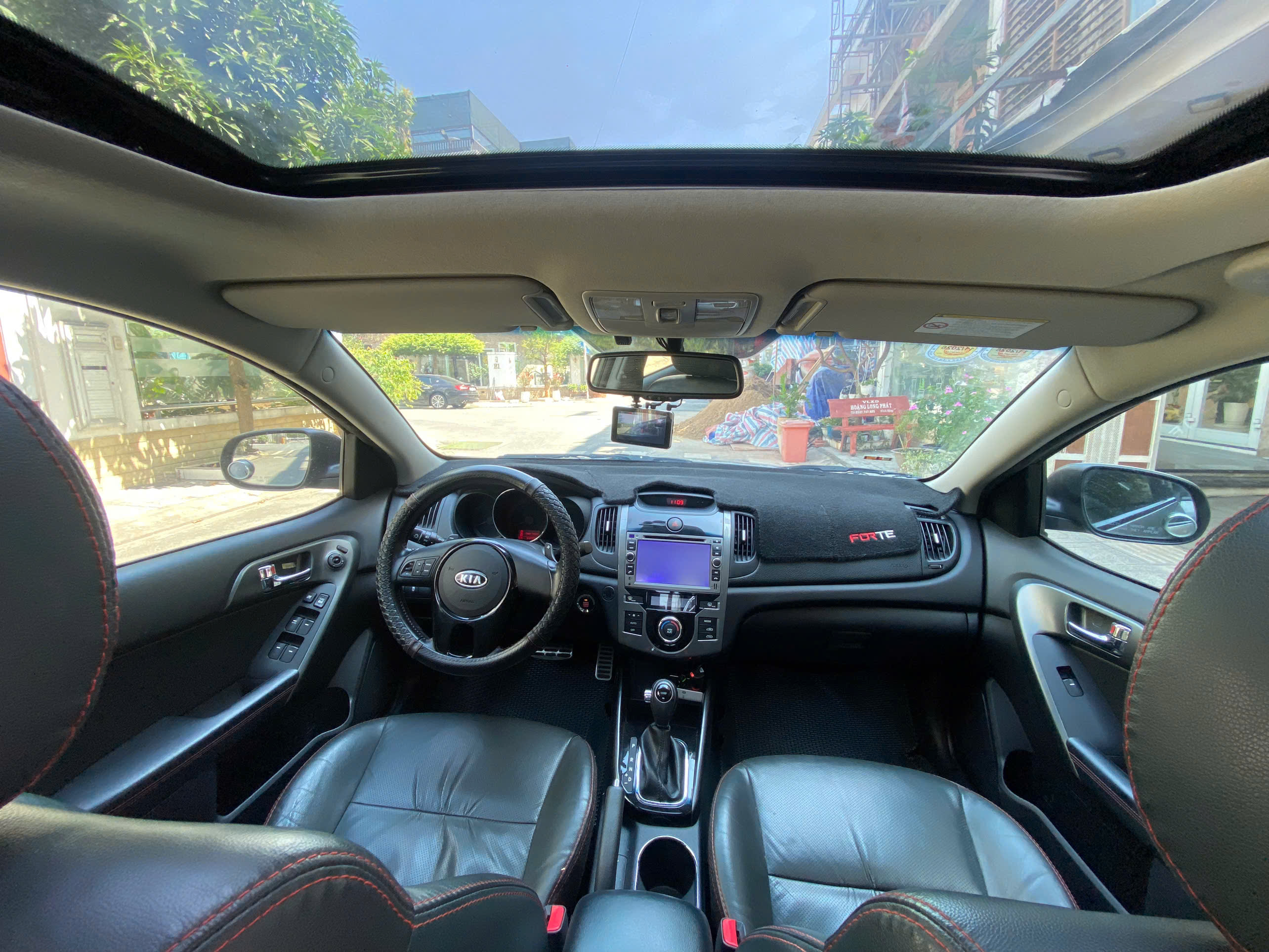 Xe 5 chổ ngồi hạng C, số tự động Kia Forte S 2013