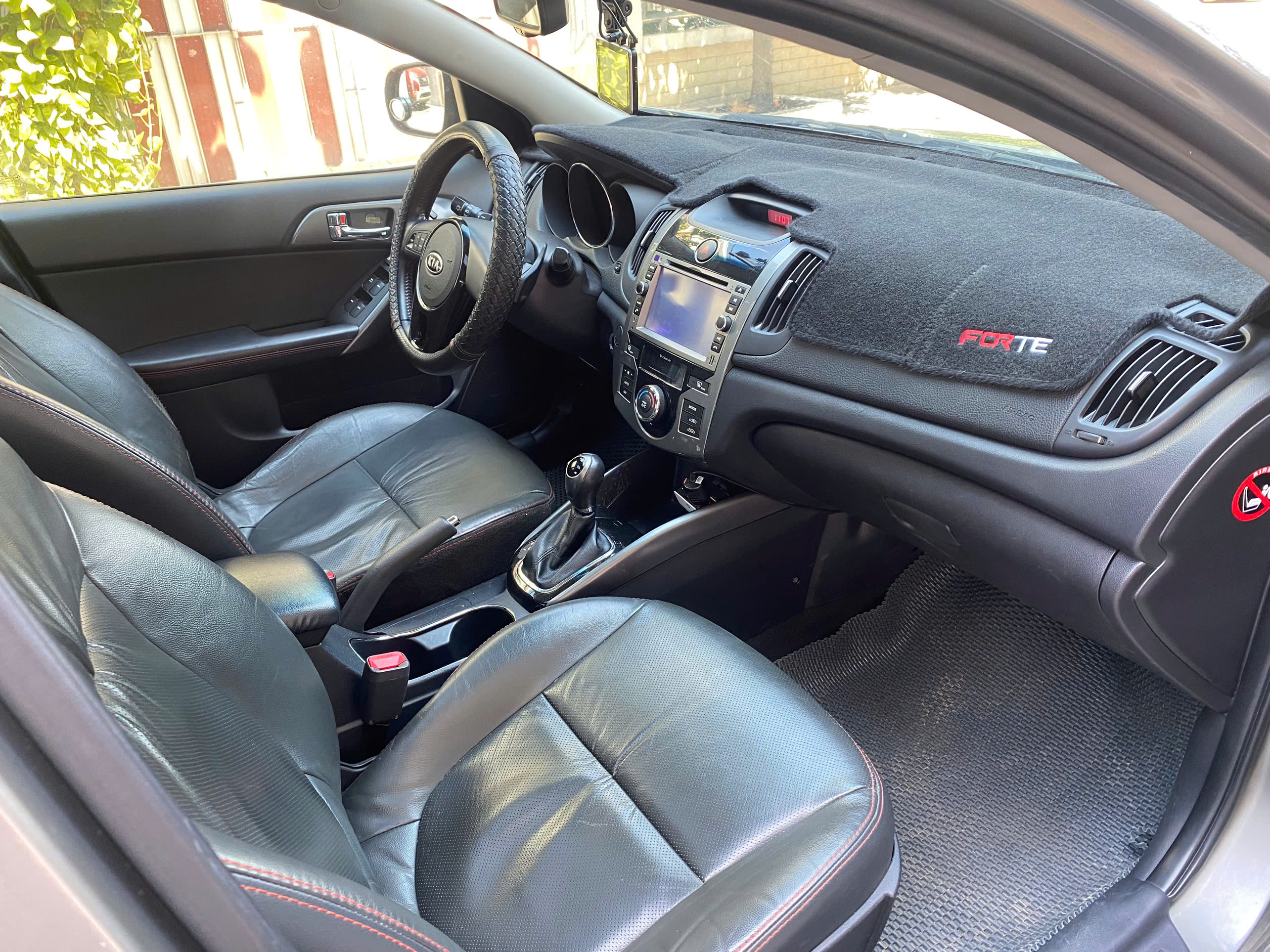 Xe 5 chổ ngồi hạng C, số tự động Kia Forte S 2013