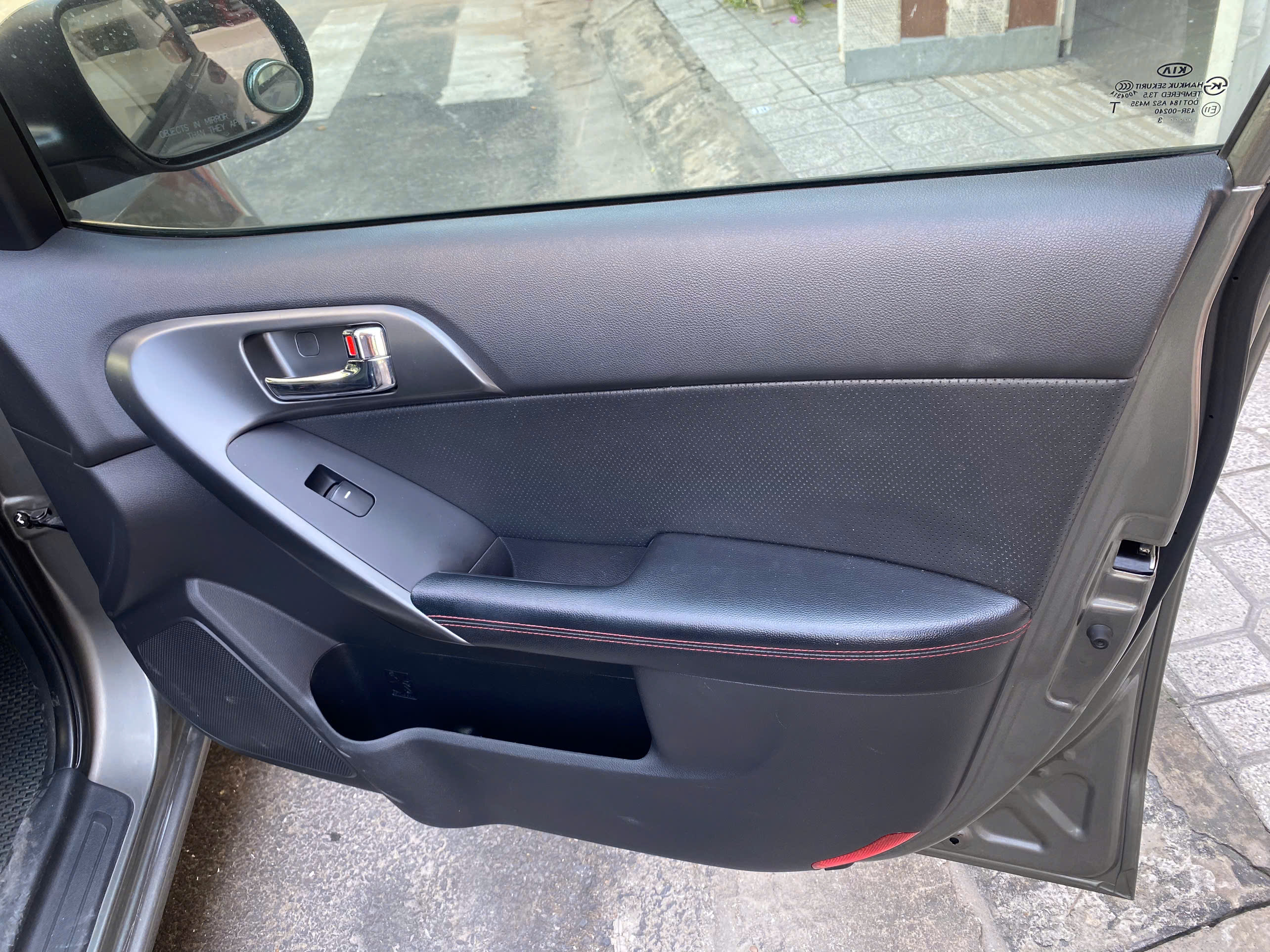 Xe 5 chổ ngồi hạng C, số tự động Kia Forte S 2013