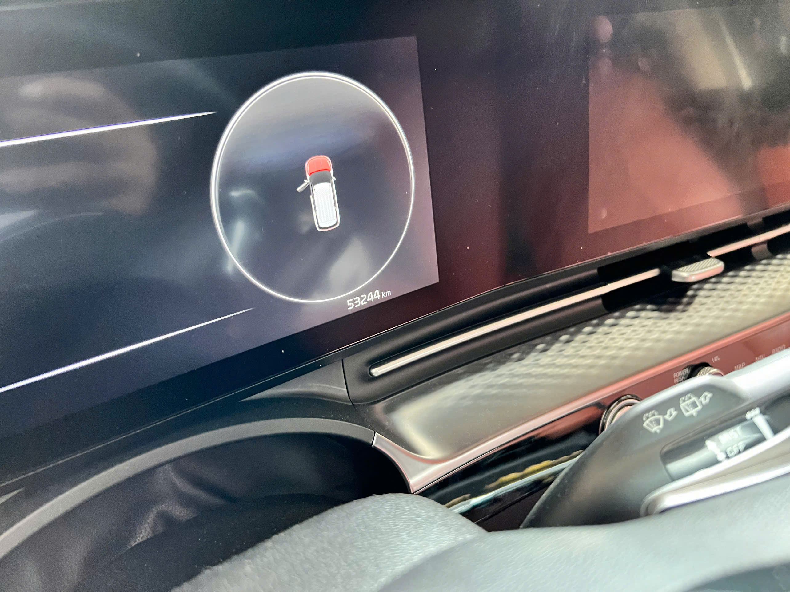 Bán Kia Carnival Signature 3.5G sản xuất năm 2023, màu trắng, 1.189 tỉ