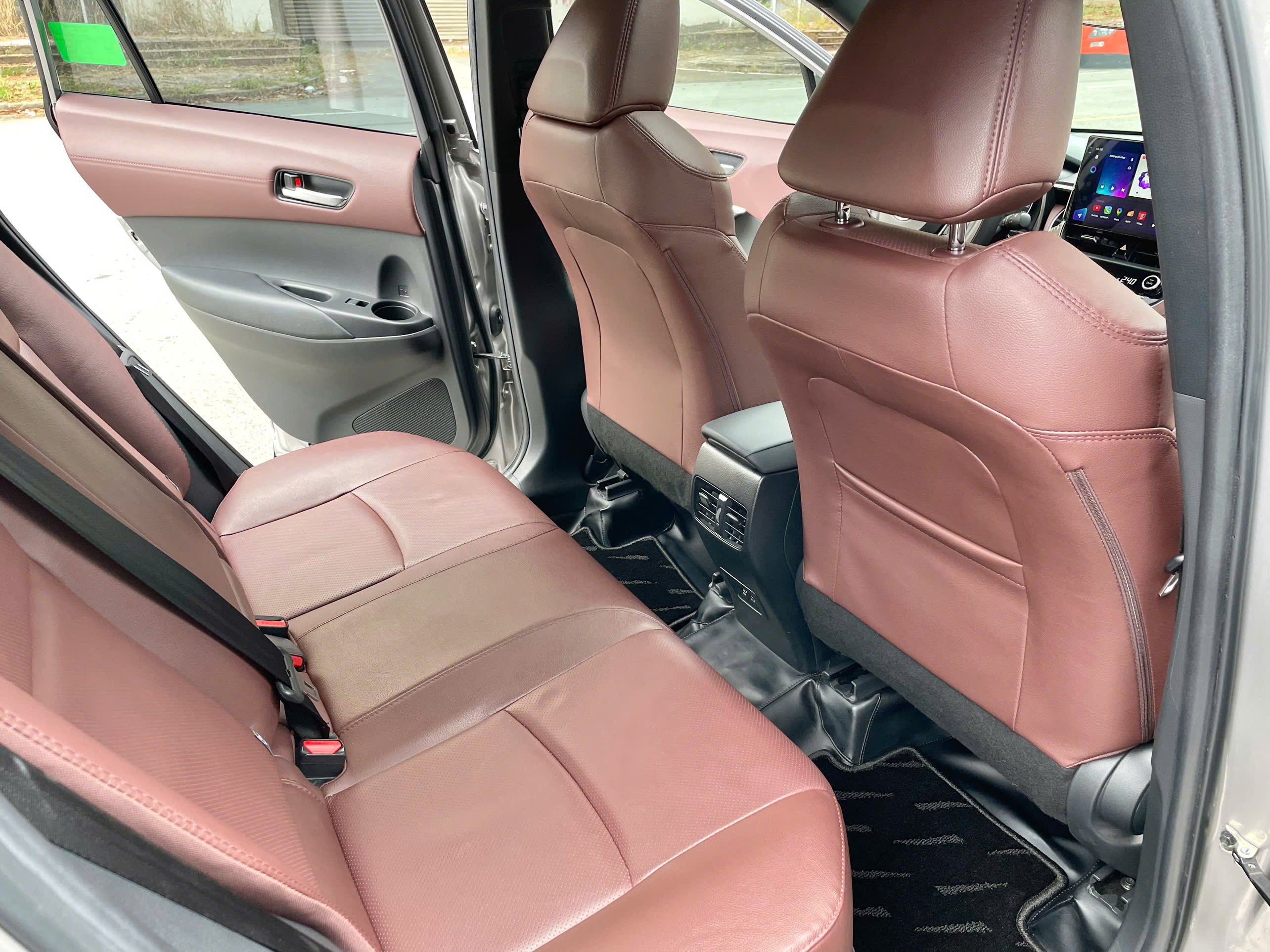 Bán Toyota Corolla Cross 1.8V năm sản xuất 2022, màu bạc, nhập khẩu nguyên chiếc