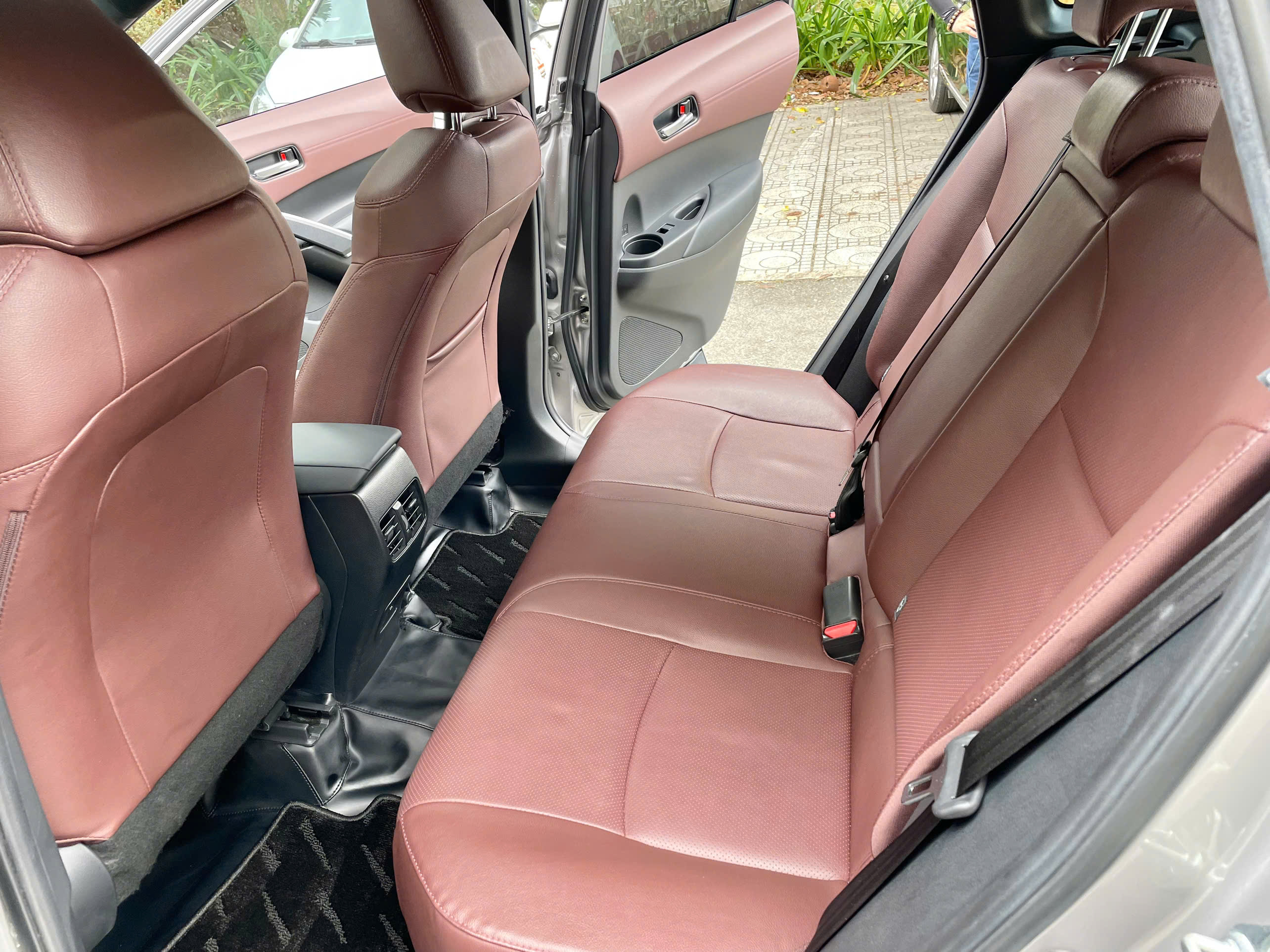 Bán Toyota Corolla Cross 1.8V năm sản xuất 2022, màu bạc, nhập khẩu nguyên chiếc