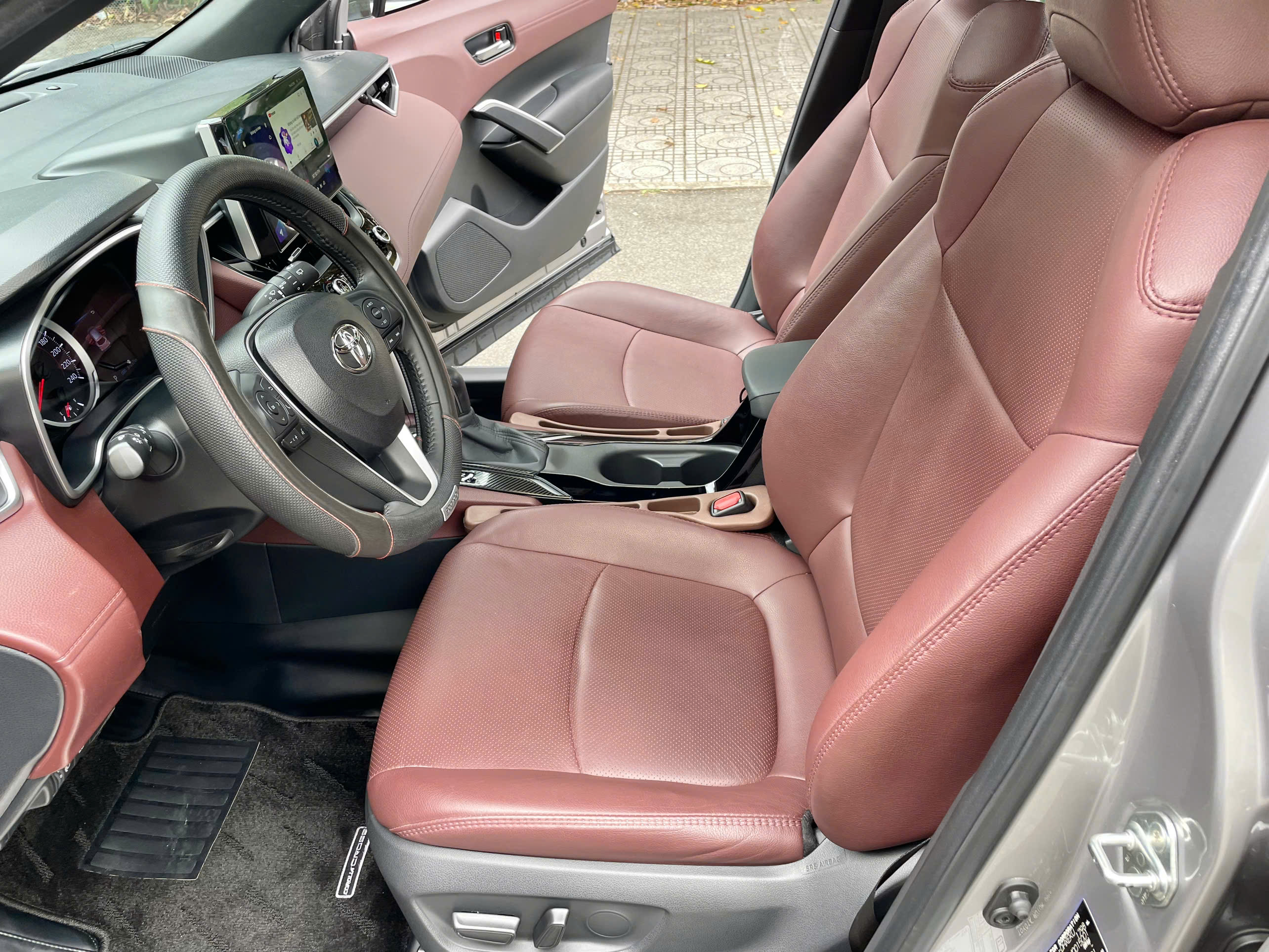 Bán Toyota Corolla Cross 1.8V năm sản xuất 2022, màu bạc, nhập khẩu nguyên chiếc