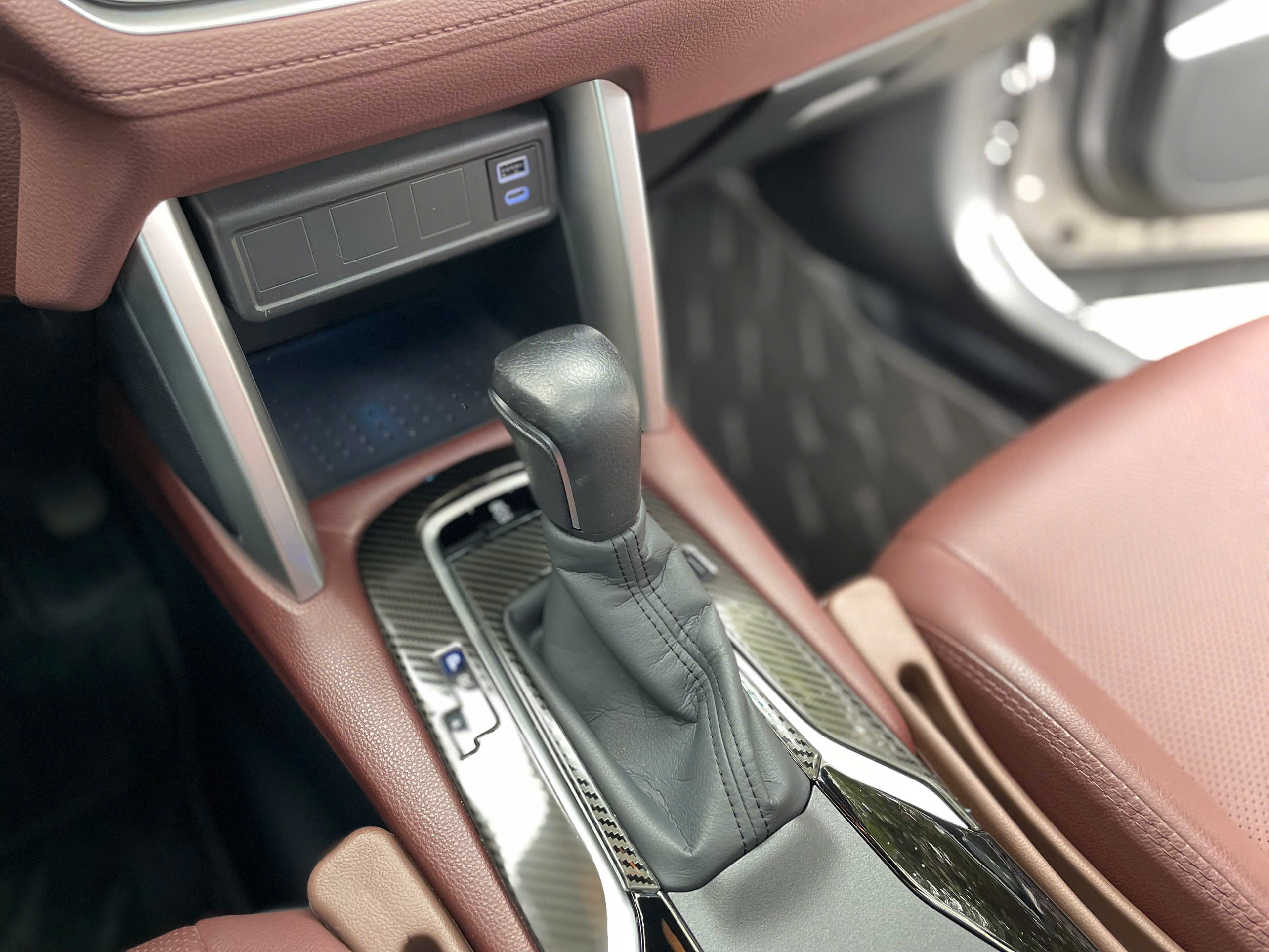 Bán Toyota Corolla Cross 1.8V năm sản xuất 2022, màu bạc, nhập khẩu nguyên chiếc