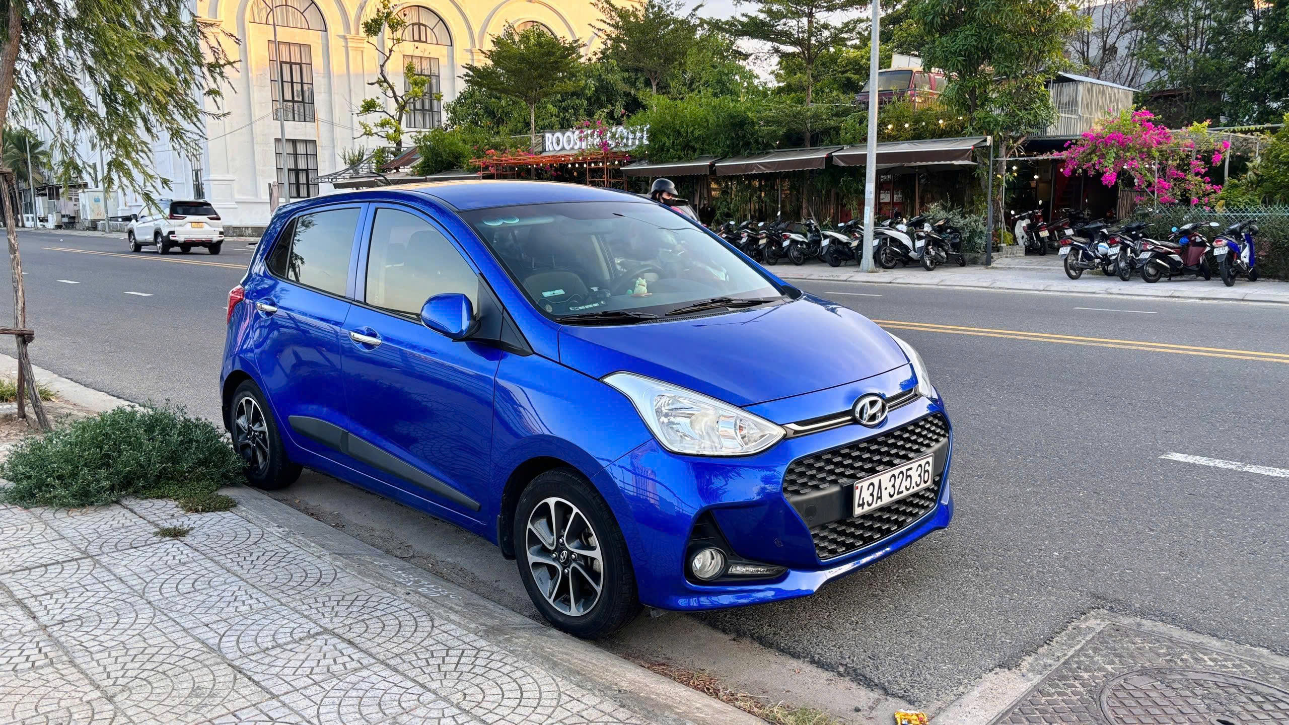 HYUNDAI GRAND i10 1.2 AT HATCHBACK – SỐ TỰ ĐỘNG, XE ĐẸP GIÁ TỐT