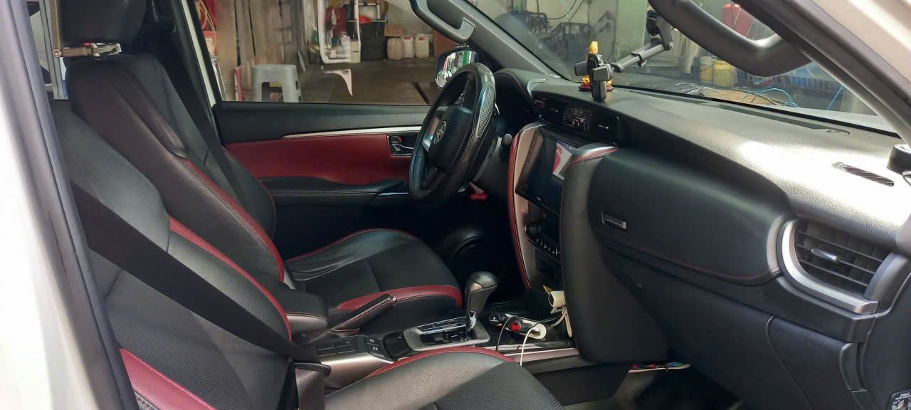 Xe Nhà Bán – Toyota Fortuner Legender 2.4 At Máy Dầu (1 Cầu)