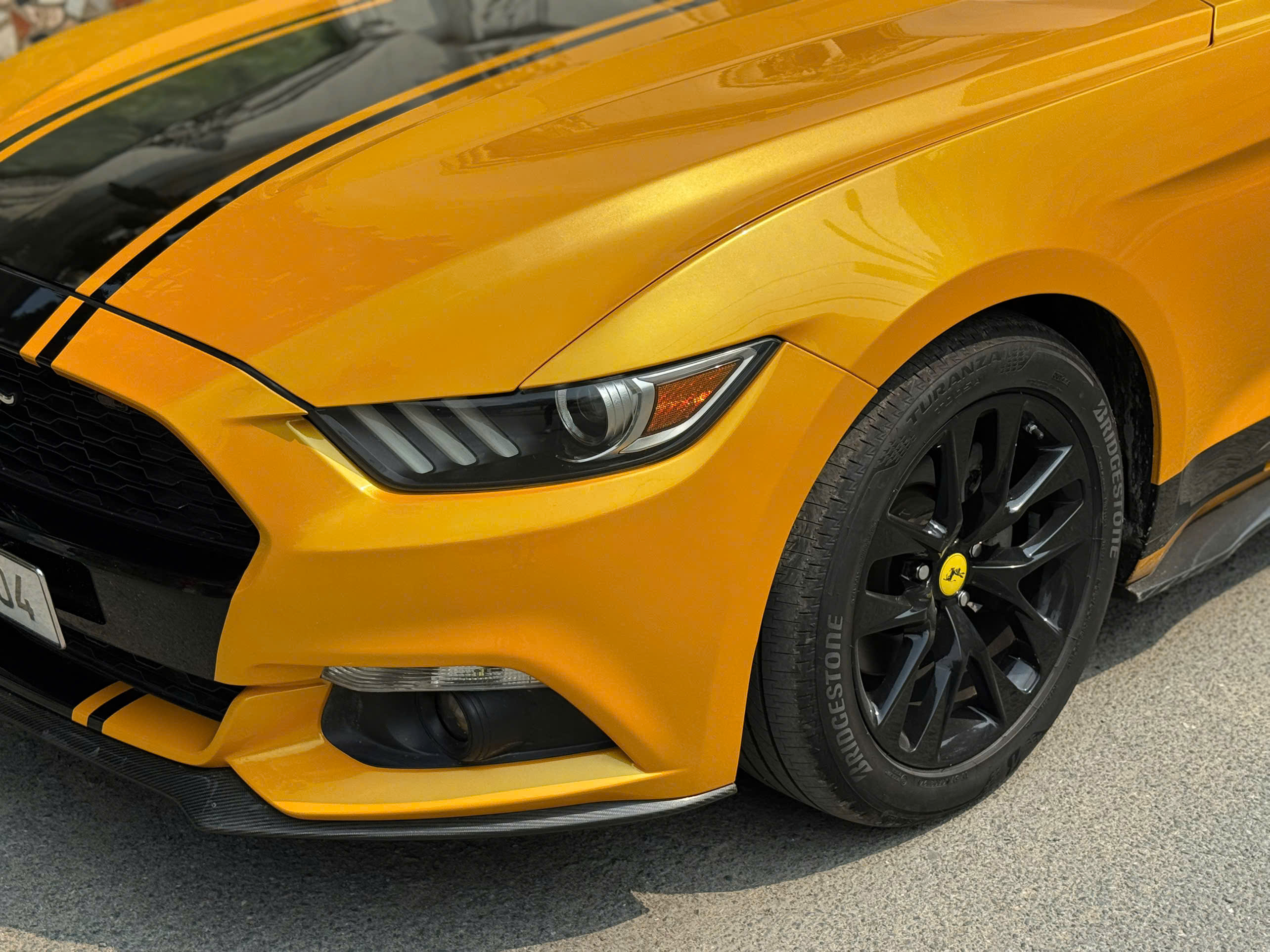 Cần bán xe Ford Mustang Ecoboost sản xuất 2015, màu vàng, nhập khẩu, 1.22 tỉ