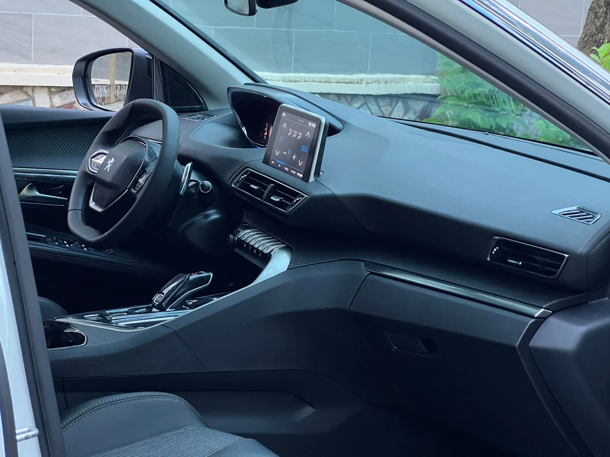 Bán ô tô Peugeot 3008 AT năm 2022, màu trắng