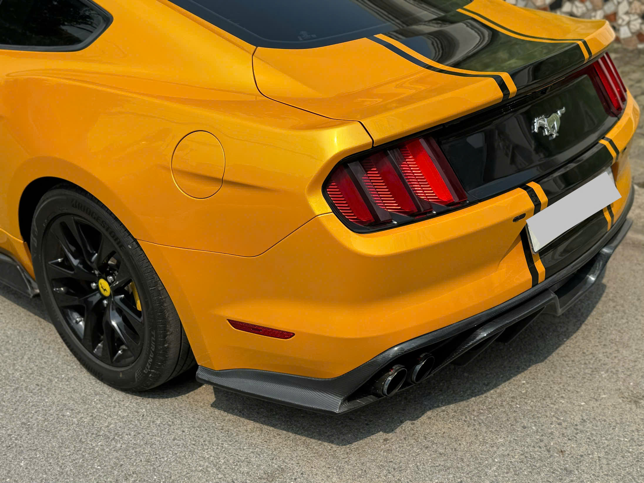 Cần bán xe Ford Mustang Ecoboost sản xuất 2015, màu vàng, nhập khẩu, 1.22 tỉ